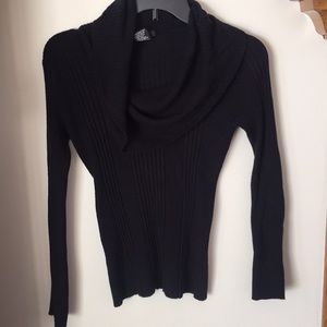 Black long sleeve sweater with foldable collar